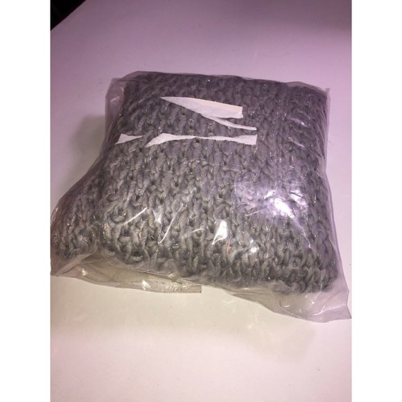 Rampage Women's Knit Scarf in Grey, Retail $36.00 - Picture 5 of 5